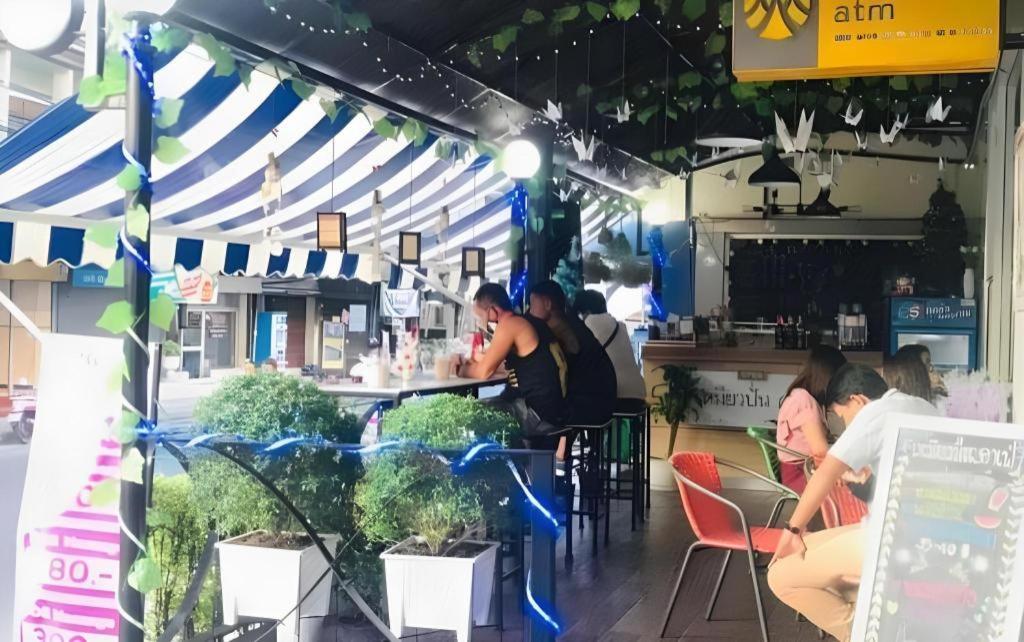 哥们广场酒店 曼谷 外观 照片